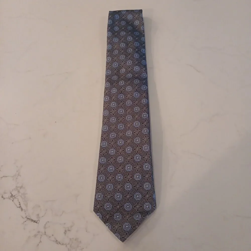 David Donahue Men’s Silk Necktie USA Gray Blue White Geometric 3.3 X 60